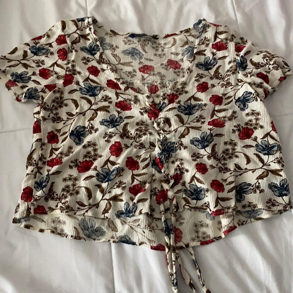 Floral Cropped shirt